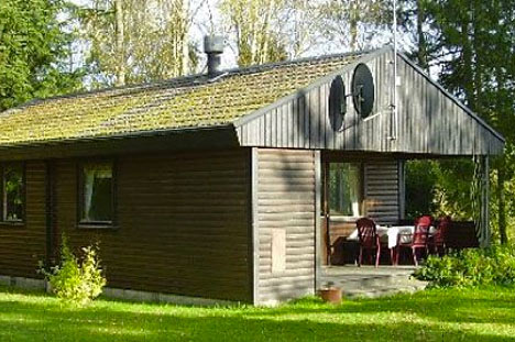 Sommerhus til leje. Om sommeren er robåd inkluderet i lejen Sommerhus til leje. Om sommeren er robåd inkluderet i lejen