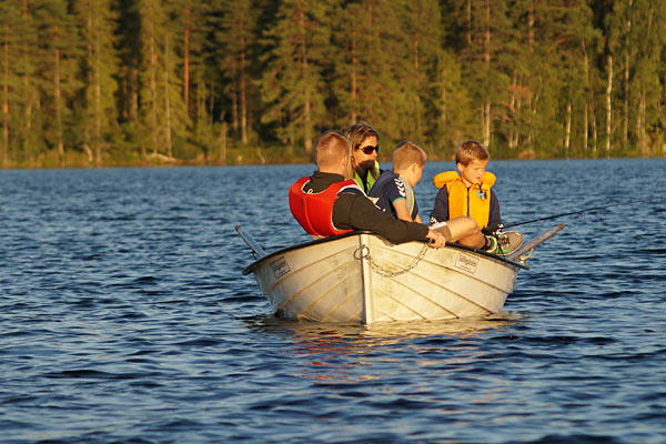Ved søen Vrången har I adgang til en båd Ved søen Vrången har I adgang til en båd