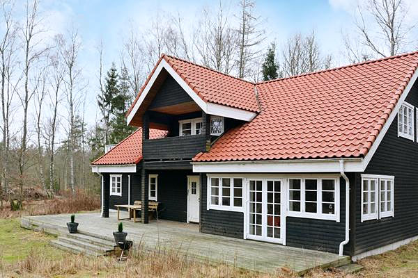 Nybygget lyst sommerhus til 12 personer i Skåne Nybygget lyst sommerhus til 12 personer i Skåne