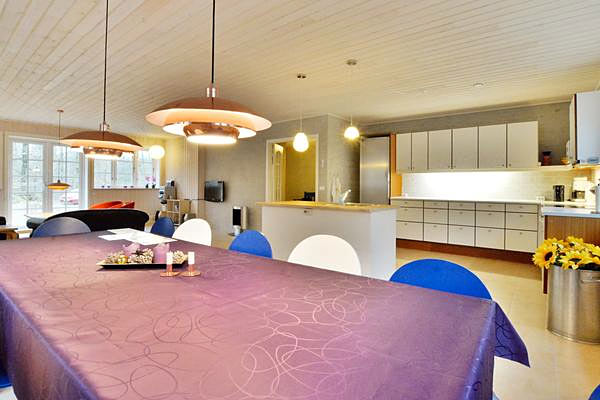 Nybygget lyst sommerhus til 12 personer i Skåne Nybygget lyst sommerhus til 12 personer i Skåne