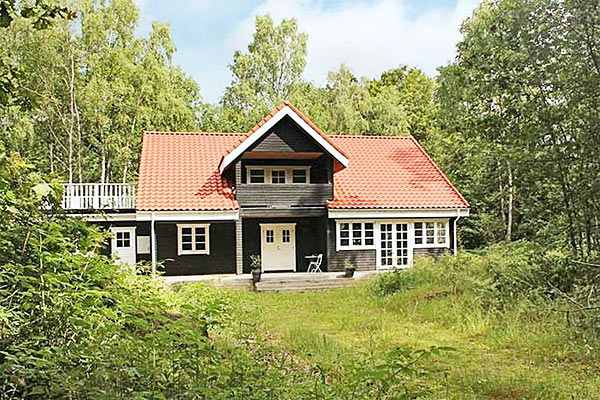 Nybygget lyst sommerhus til 12 personer i Skåne Nybygget lyst sommerhus til 12 personer i Skåne