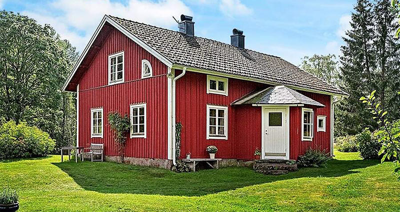 Ødegård i skoven til 10 personer vest for Skillingaryd i Småland