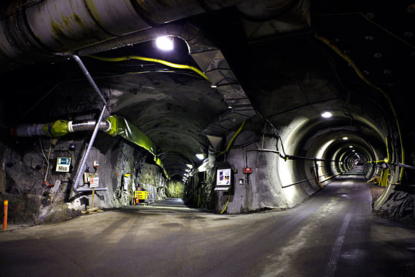 Äspötunnelen, 500 meter nede i grundfjeldet Äspötunnelen, 500 meter nede i grundfjeldet