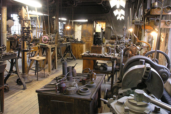 Hylténs Industrimuseum med de originale maskiner