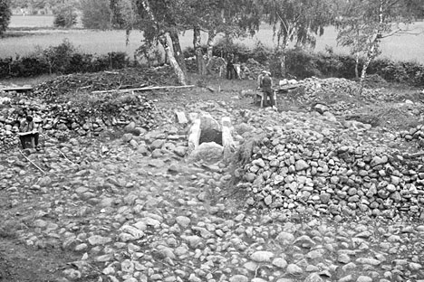 Udgravningen af Kiviksgraven i 1930erne Udgravningen af Kiviksgraven i 1930erne