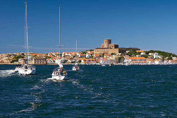 Marstrand med Carlstens Fästning