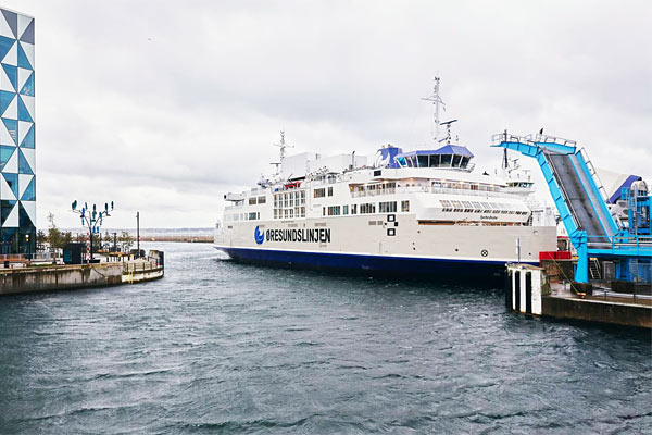 Øresundslinjens færger sejler mellem Helsingør i Danmark og Helsingborg i Sverige