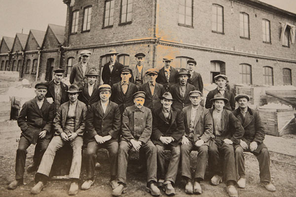 Glasarbejdere på Pukeberg omkring år 1900