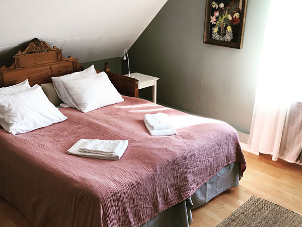 Dobbeltværelse med dobbeltseng