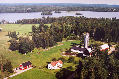 Luftfoto af huset ved siden af vores gård Luftfoto af huset ved siden af vores gård