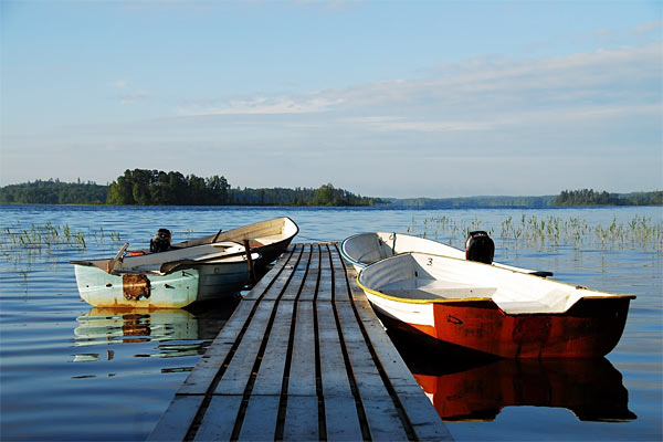På Vallsnäs Camping kan I leje både og kanoer