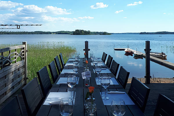 Vores restaurant ved søen har smuk udsigt over Unnen