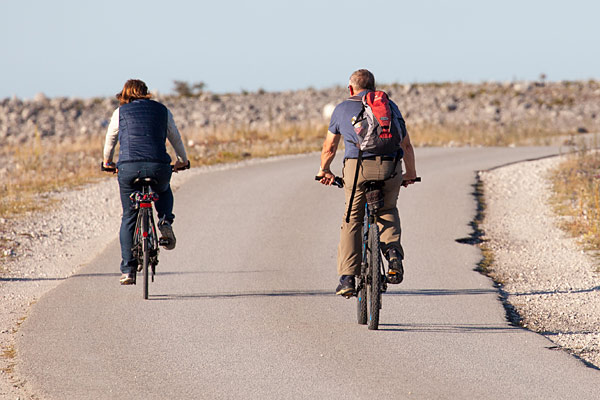 Cyklister ved Langhammars på Fårö