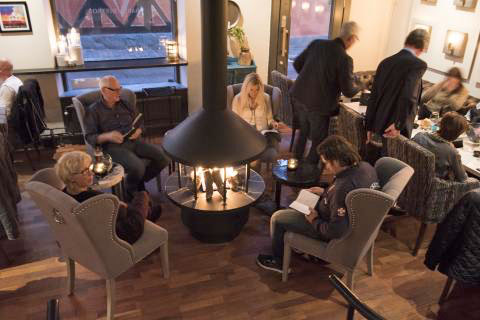 V Bar & Bistro på V Hotel V Bar & Bistro på V Hotel