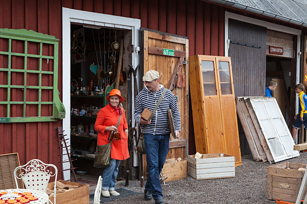 Byggematerialer på Östregårds loppis i Moheda