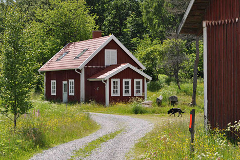 Feriehuset er en del af en større ødegård