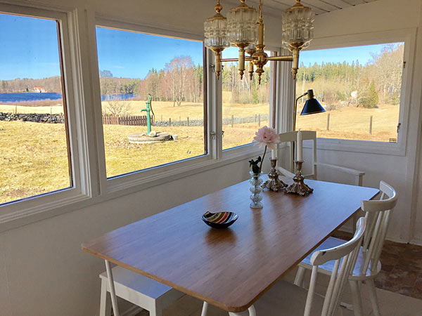 Svensk idyl med attraktiv søudsigt Svensk idyl med attraktiv søudsigt