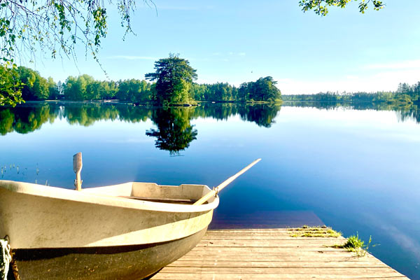 Båd ved søen