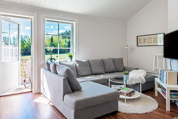 10 personers sommerhus nær havet ved Uddevalla 10 personers sommerhus nær havet ved Uddevalla