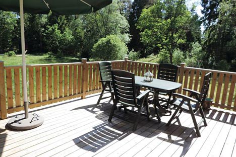 Sommerhusets lille veranda Sommerhusets lille veranda