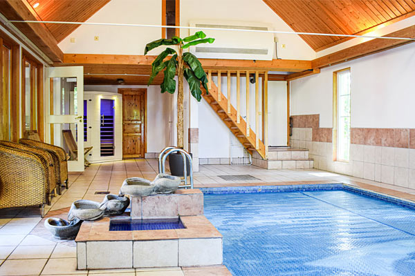 Sommerhuset har indendørs swimmingpool Sommerhuset har indendørs swimmingpool